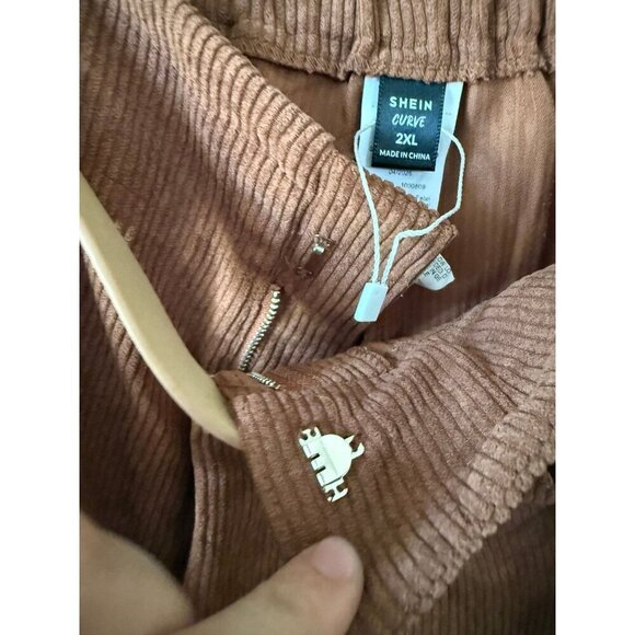 SHEIN curve women’s size 2x-large brown textured shorts - Picture 6 of 8